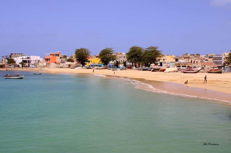 Boavista: City Tour with a Splash at Estoril Beach - Cancellation, Pickup, and Languages