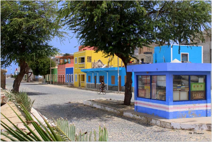 Boavista: City Tour with a Splash at Estoril Beach - The Museu dos Naufragos and Boa Vista’s Sea Stories