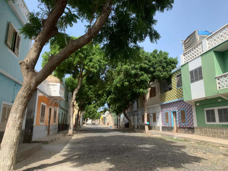 Boavista: City Tour with a Splash at Estoril Beach - Painted Houses and the Character of Sal Rei