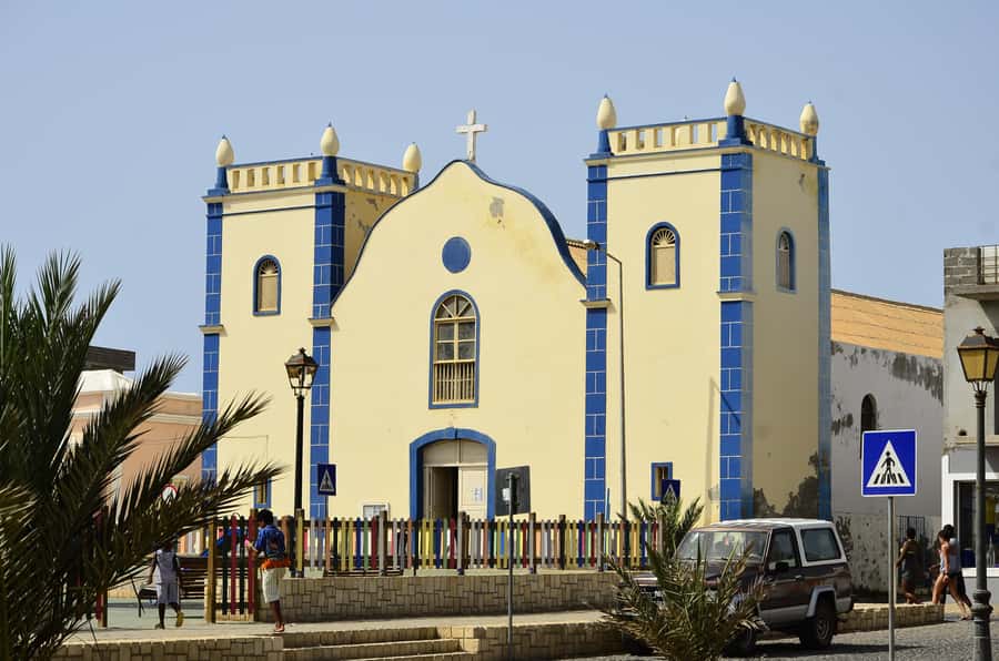 Boavista: Rabil, Shipwreck, City, Snacks & Drinks - 4x4 Tour - Timing, pickup, and group choices