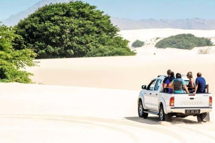 Boavista: Santa Monica beach, Varandinha cave, Sand dunes - Why this four-hour Boa Vista tour works