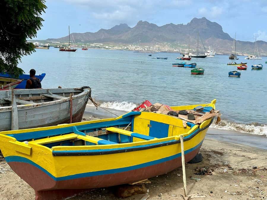 City Walking Tour of Mindelo: Cultural Capital - What the guide adds to the walk
