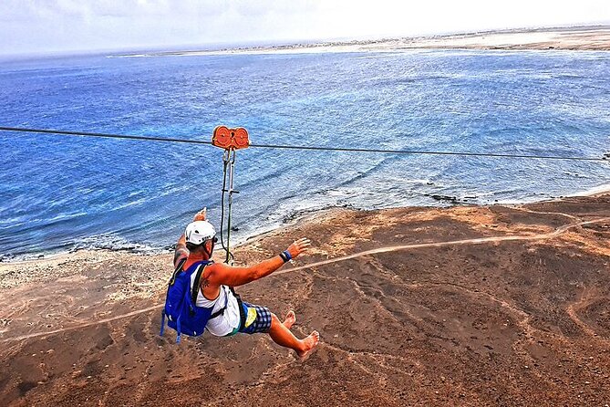 Complete Excursion and Flight on the Zipline Cabo Verde - An aperitif with local snacks and music