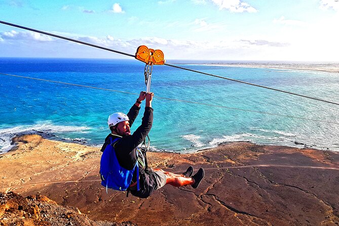Complete Excursion and Flight on the Zipline Cabo Verde - A spring-assisted landing