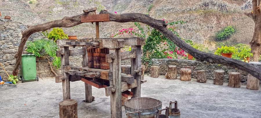 Cova–Paúl Valley Trek: Santo Antão Day Trip by Ferry - How the $141 price works out