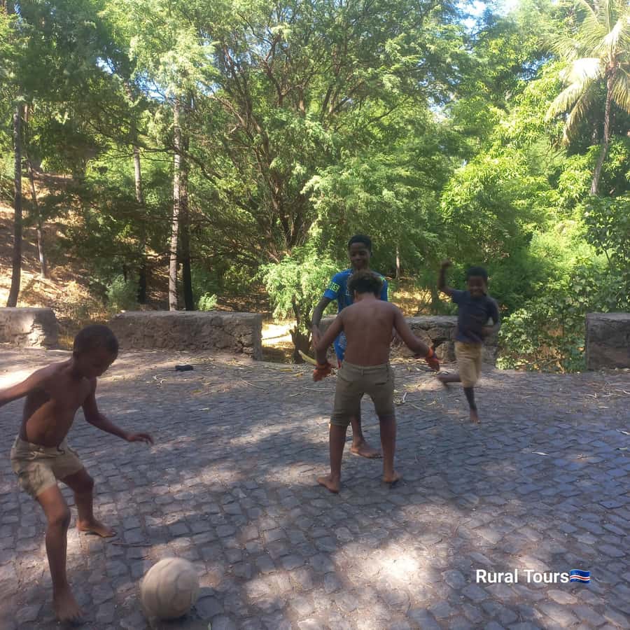 Discover the Black Sand Beach+the Natural Pool - Simple Preparation for the Beach and Pool