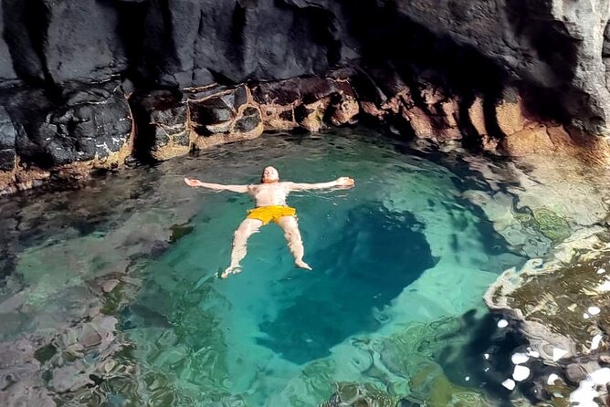 Experience on Sal Island with native and certified guide (including sharks) - Buracona and the Blue Eye depend on the ocean