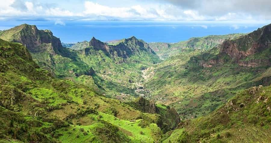 From Praia: Explore the island with local Tour guide - Picos gives you an early look at rural Santiago
