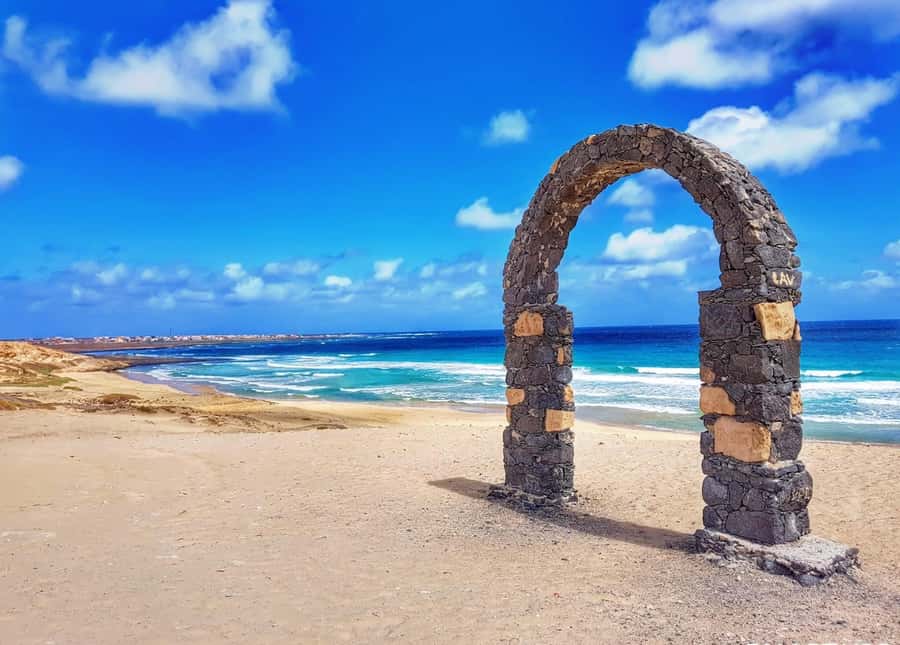 Full Day Island Tour, São Vicente, Mindelo, Highlights - Baía das Gatas is the day’s easiest swim