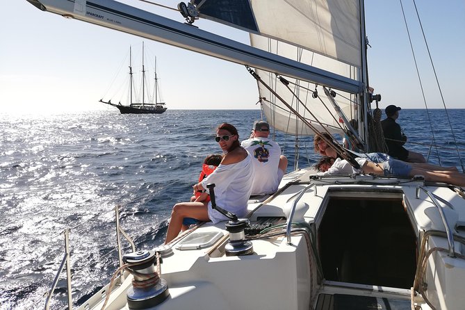 Full day Sailing yacht - Beautiful day on the Atlantic Ocean - What the crew adds to the experience