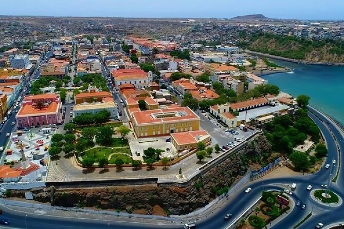 Guided city Tour Praia, Highlights tour - City views toward Gamboa Beach