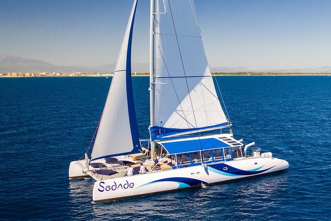 Lounge Catamaran SODADE Half-Day - Sailing past Serra Negra and Sal’s stark coast