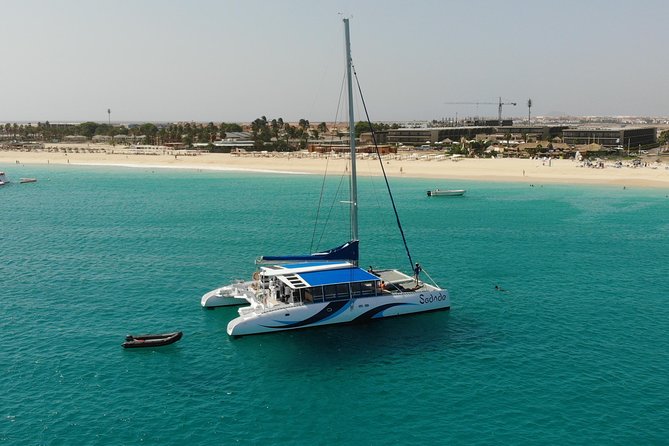 Lounge Catamaran SODADE Half-Day - Food, drinks, and the cheerful ride home