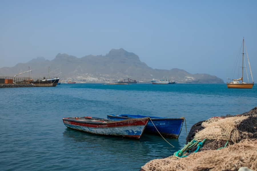Mindelo: City Tour with Hotel Pickup and Drop-Off - What the guide adds to the walk