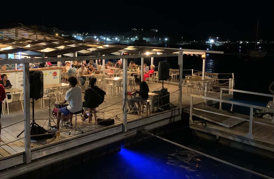 Mindelo Cultural: city tour "Mindelo by Night" - Live music, local restaurants, and practical advice