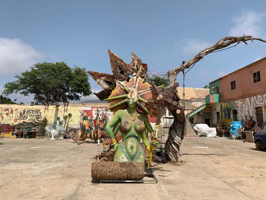 Mindelo Cultural: city tour with live music and dance class - Who should book this experience