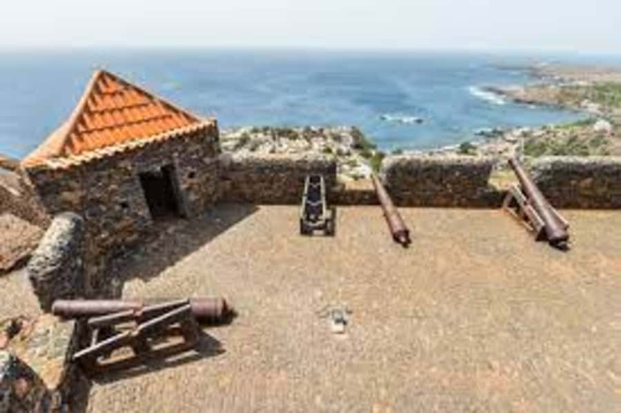 Praia & Cidade Velha: Guided City Tour - Fortaleza Real de São Filipe and the €5 choice