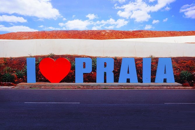 Praia: Guided Historic Walking Tour & Lunch with Locals - Plateau and the story of Praia