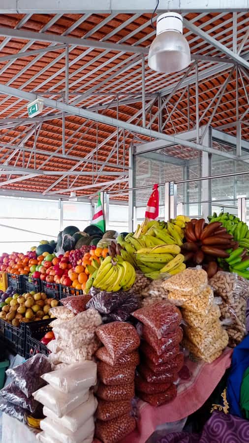 Praia: Plateau and Cidade Velha Guided Tour - Sucupira Market and the less polished side of the capital