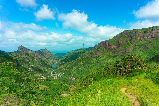 Private Tour in Praia, Cape Verde - Reaching Aguas Belas by boat