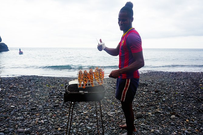 Ribeira da Barca: Boat Trip to the Cave, Snorkeling and BBQ on the beach - Swimming and snorkeling in the Aguas Belas caves