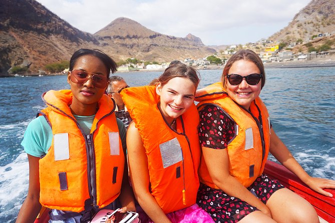 Ribeira da Barca: Boat Trip to the Cave, Snorkeling and BBQ on the beach - A fish barbecue on the black-sand beach