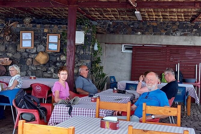 S.Vicente: Tour of the city center and rural villages - Baía das Gatas: a second look at São Vicente’s coast