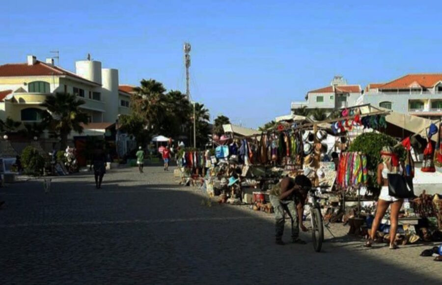 Sal island: Santa Maria city tour, street art and tapas - Starting with Santa Maria’s fish pier