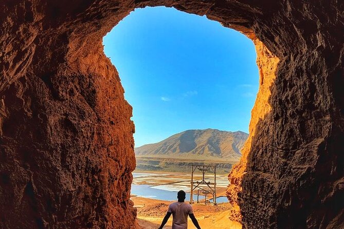 Sal Private Tour: All inclusive Salt Lake, Blue eye and Shark Bay - Murdeira Bay and Lion Mountain