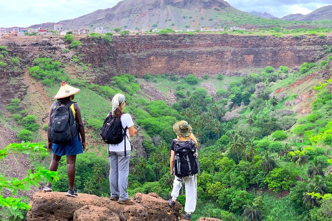 Santiago Island: 4-Hour Calabaceira Valley Hike & Guided Tour to Cidade Velha - What to wear for the trail