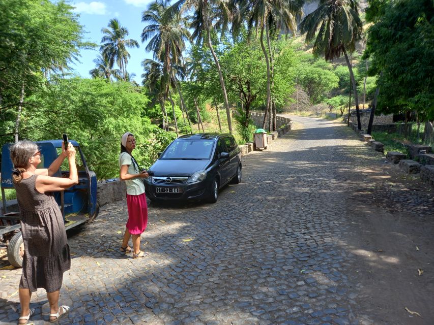 Santiago Island: Full-Day Sightseeing Experience - Key points at a glance