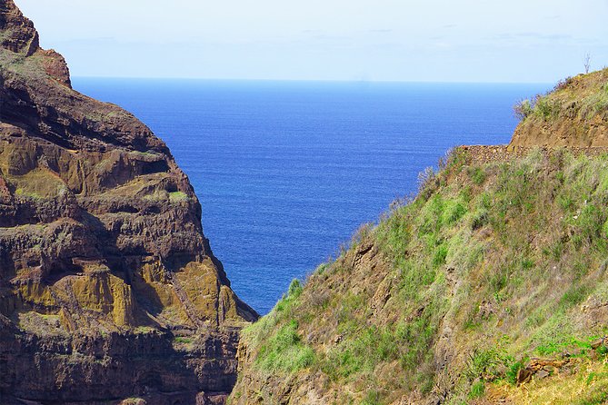 Santo Antão: Hike Ponta do Sol - Fontainhas - Cruzinha - A black-sand pause at Praia das Aranhas