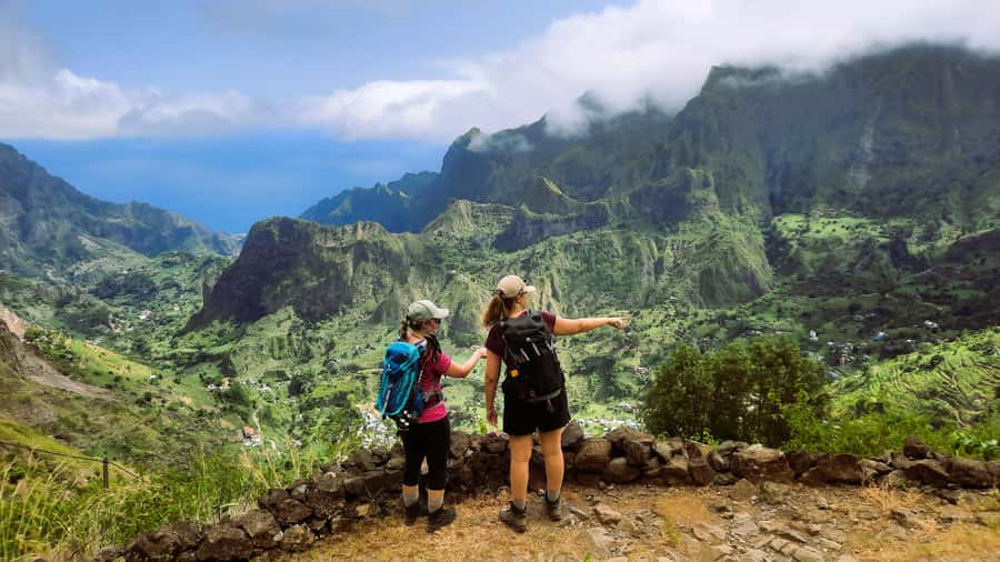 Santo Antão: Hiking Cova Volcano Crater to Ribeira Paúl - From Cova crater to the first great view