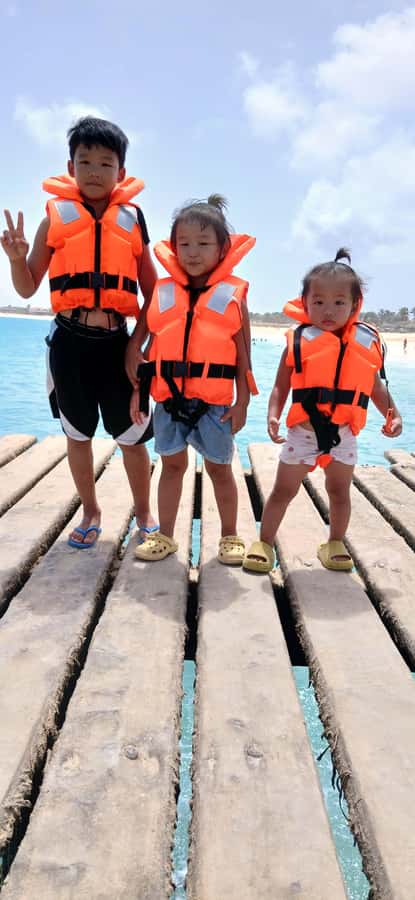 Snorkelling trip with certificate local guide - The shipwreck and Christ statue are the real draw