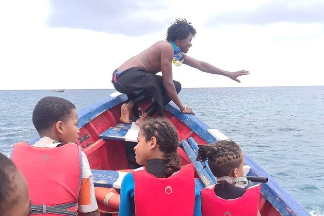 Spectacular experience with sea turtles - From Mindelo Pickup to São Pedro Beach